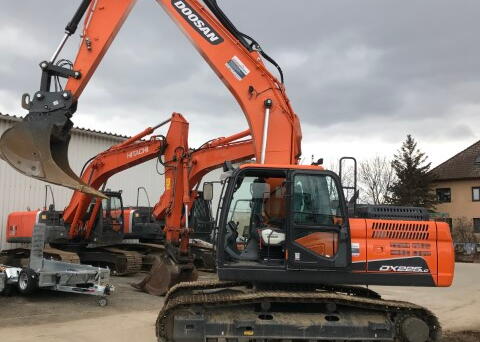 Doosan DX225